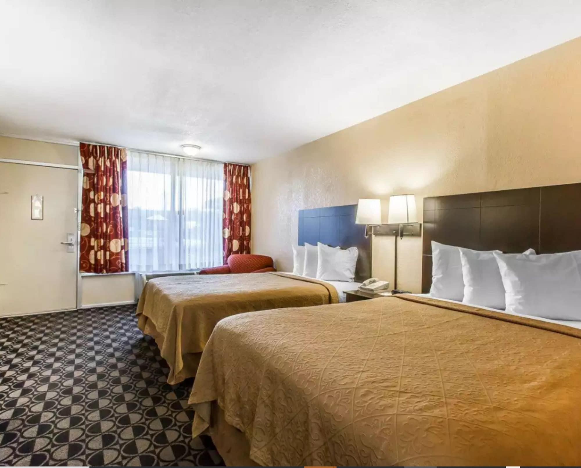 Quality Inn Ada Near University Eksteriør billede